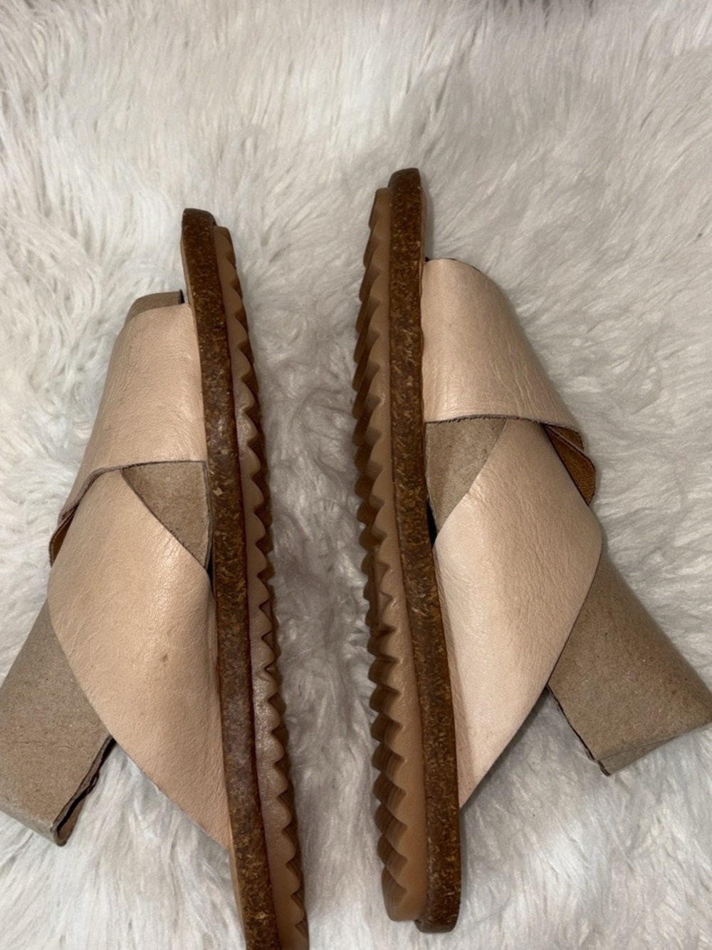 Born Women's Light Beige Leather Crossband Slide Sandals - Picture 4 of 9